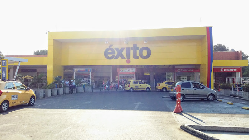 Éxito Autopista Simon Bolivar - Ferretería en Cali