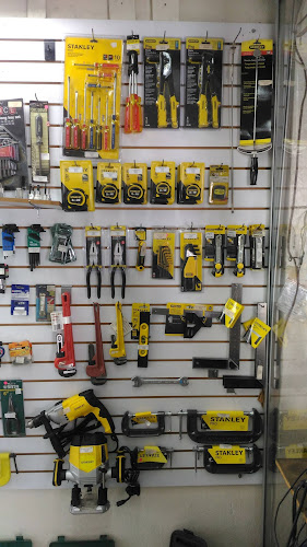 Ferreteria Tuercas y Tornillos - Ferretería en Cali