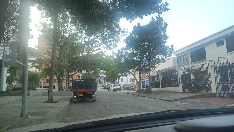 Ferretería y Eléctricos Circunvalar - Ferretería en Cali