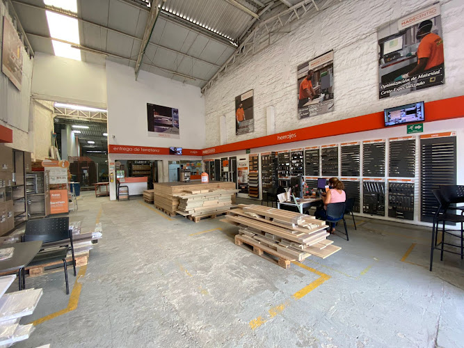 Madecentro Cali Simón Bolivar - Establecimiento de venta de madera en Cali