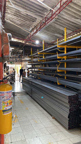 Surtimetales - Centro comercial en Cali