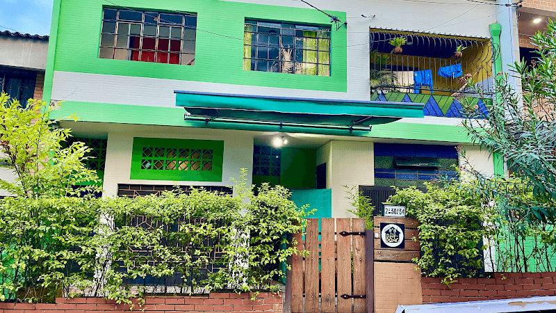 Ding-Dong Hostel - Albergue en Cali