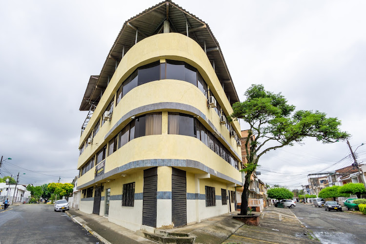 HOTEL BUGATIER - Hotel en Cali