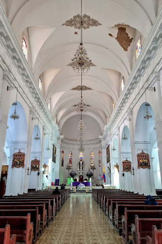 Catedral Metropolitana de San Pedro Apostól - Iglesia en Cali