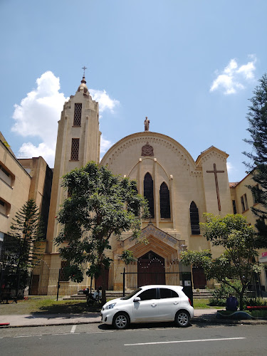 Iglesia San Judas Tadeo - Iglesia en Cali