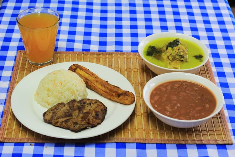 Asadero y Restaurante El Calidoso - Restaurante en Cali