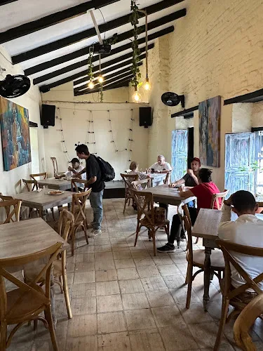 Busca Por Dentro - Restaurante en Cali