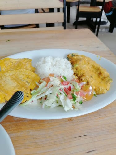 Cali y Cali Sencillamente el mejor - Restaurante especializado en pollo en Cali