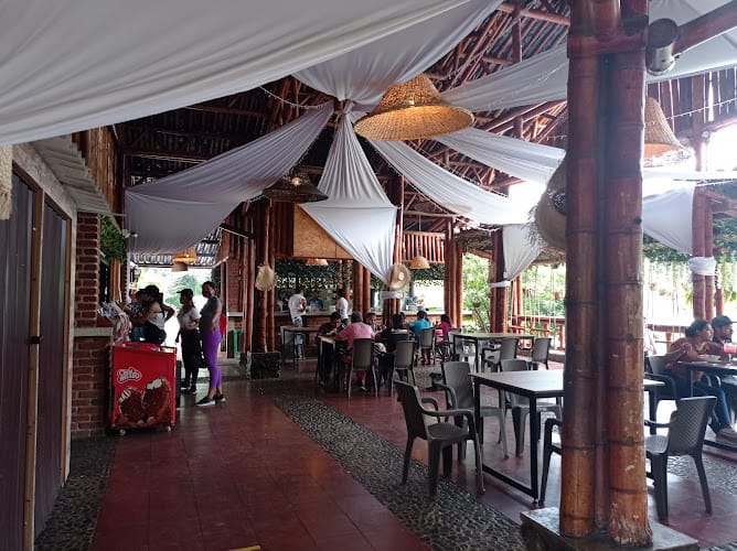 Piedra Valluna Restaurante CAMPESTRE-Bar - Restaurante en Cali