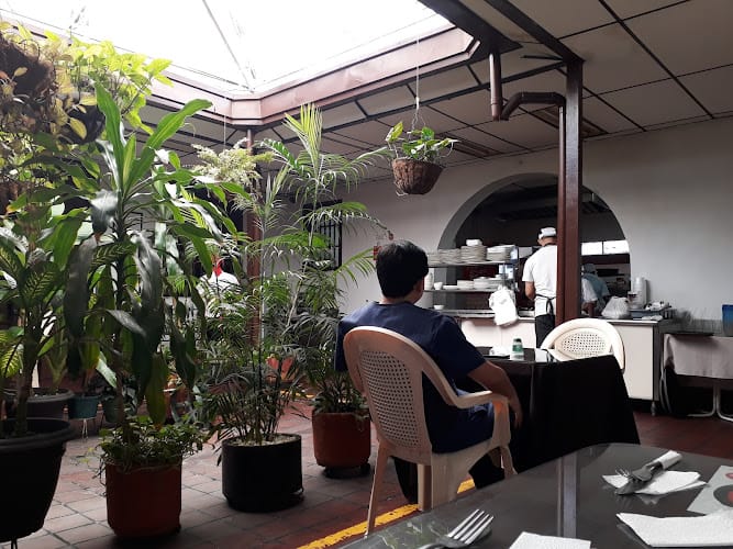 Restaurante Mar Y Tierra - Restaurante en Cali