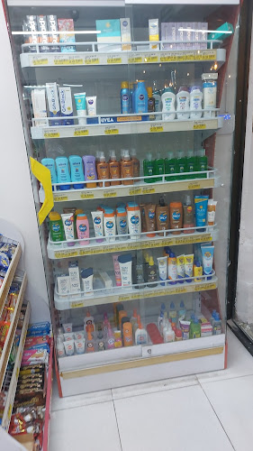 la rebaja Plus No. 19 DROGUERIA Y MINIMARKET Bocagrande Cartagena - Tienda de comestibles, periódicos y medicamentos en Cartagena