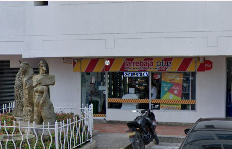 la rebaja Plus No. 28 DROGUERIA Y MINIMARKET Avenida Malecon Bocagrande Cartagena - Tienda de comestibles, periódicos y medicamentos en Cartagena