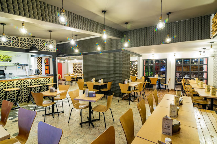 Atrium Food &#038; Drinks - Santa Mónica - Restaurante en Cartagena