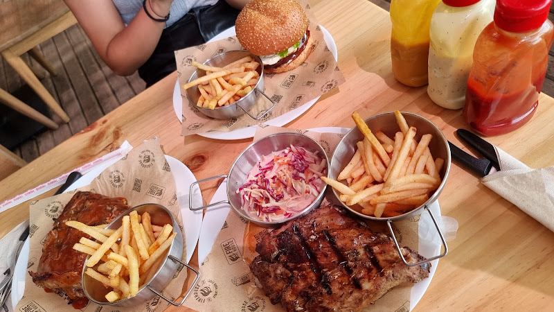 FIREHOUSE Viva CC - Hamburguesería en La Ceja