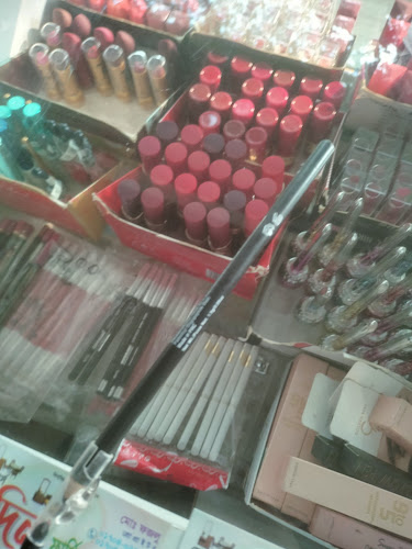 Cosmetics-droguería - Farmacia en Medellín