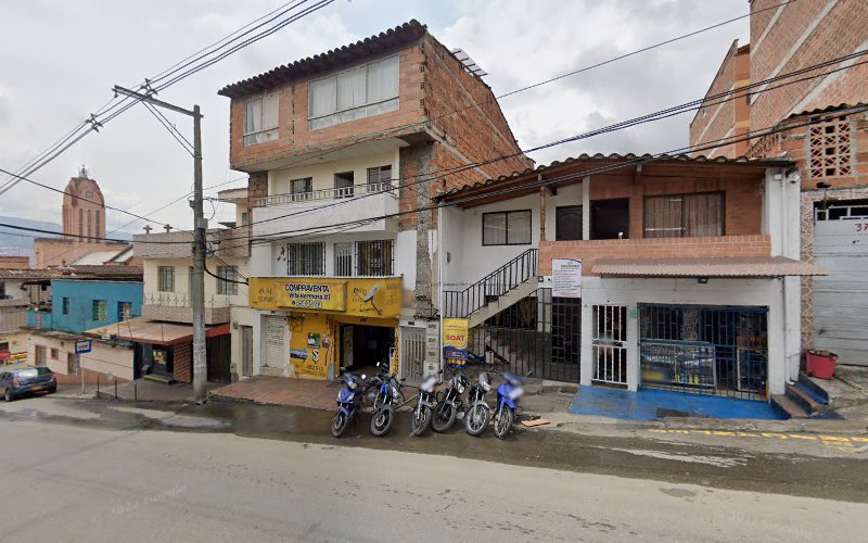 Douelas Navarro Velez Medico - Farmacia en Medellín