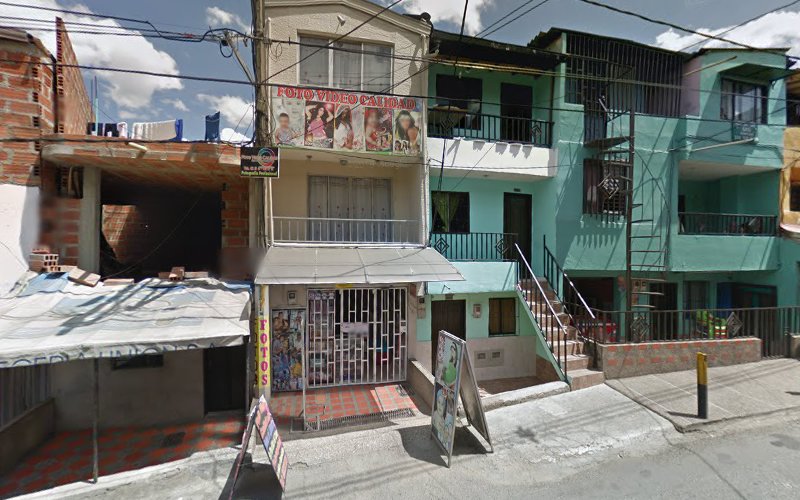 Droguería 2 - Farmacia en Medellín