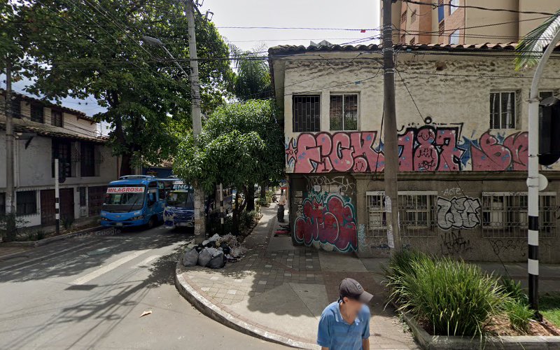 Droguería Bomboná - Farmacia en Medellín