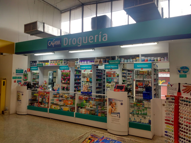 Droguería CAFAM éxito la 33 - Farmacia en Medellín