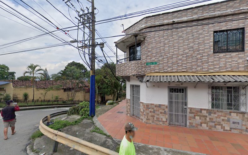 Droguería Divina Estrella - Farmacia en Medellín