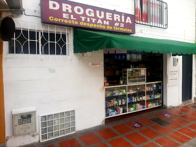 Droguería El Titán #2 - Farmacia en Medellín