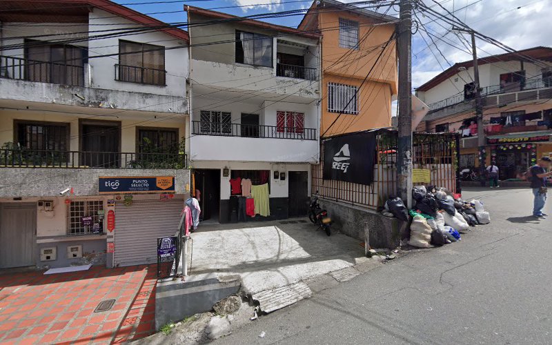 Droguería famicastilla - Farmacia en Medellín