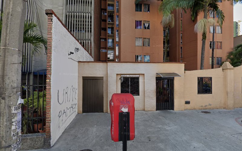 Droguería Famidescuentos - Farmacia en Medellín