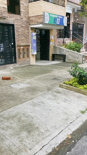 Droguería Fátima J B - Farmacia en Medellín