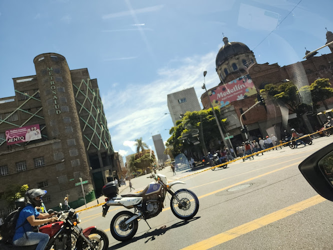 Droguería Gran Descuento - Farmacia en Medellín