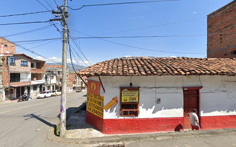 drogueria la 40 - Farmacia en Medellín
