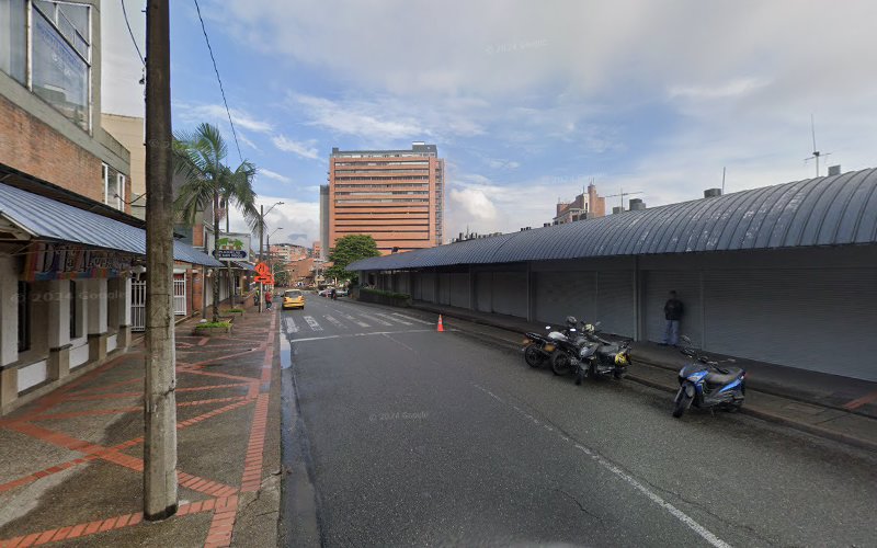 Droguería La Botica San Diego - Farmacia en Medellín