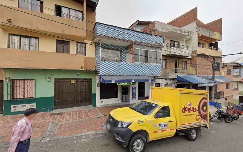 Droguería La Esmeralda - Farmacia en Medellín