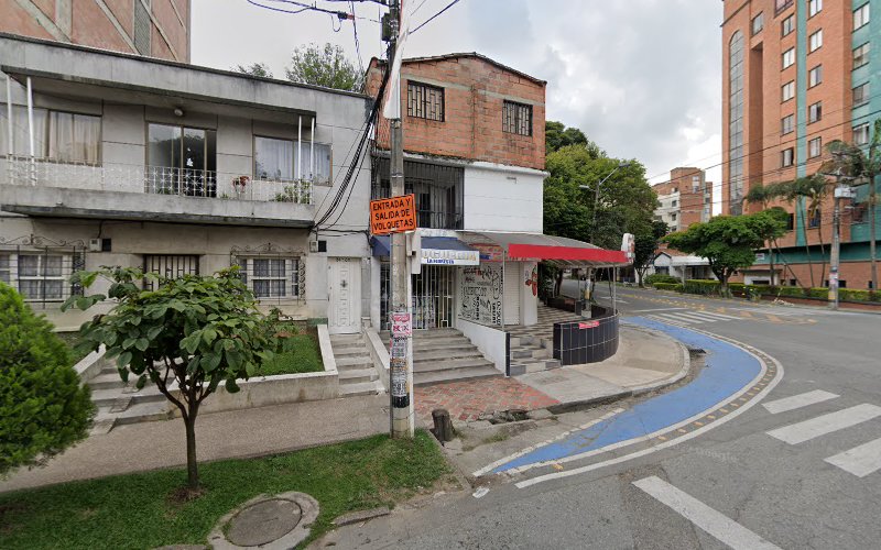 Droguería La Floresta - Farmacia en Medellín