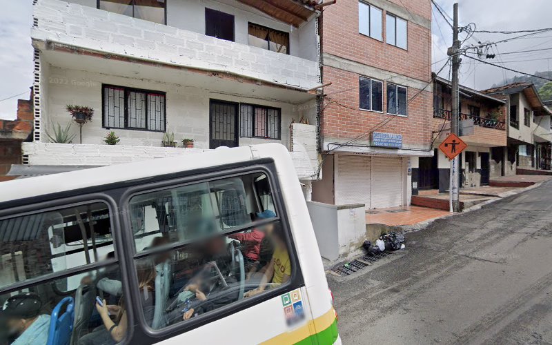 Drogueria La Linda - Farmacia en Medellín