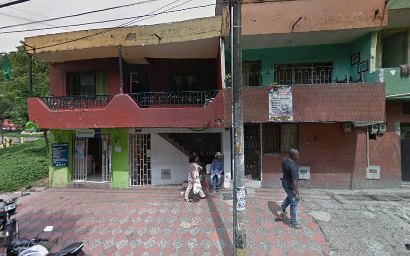 DROGUERÍA LA PLANTA - Farmacia en Medellín