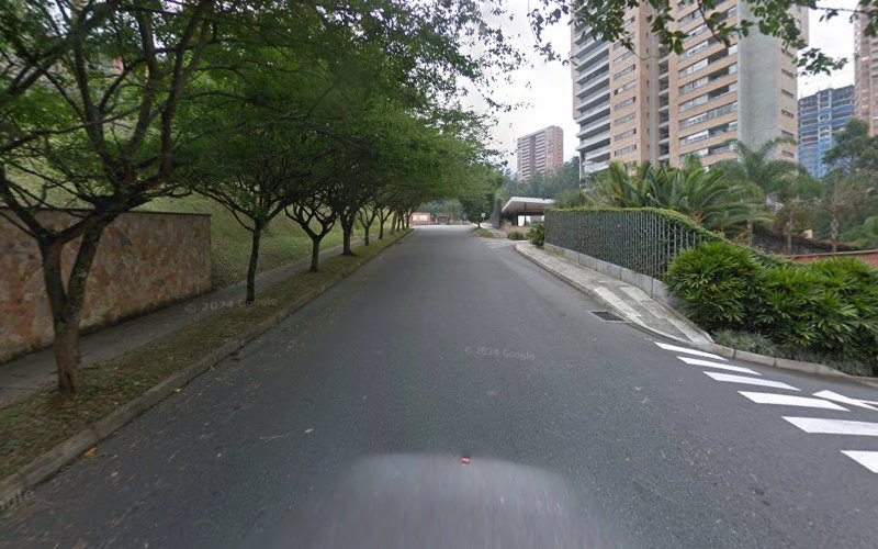 Droguería La Poquito - Farmacia en Medellín