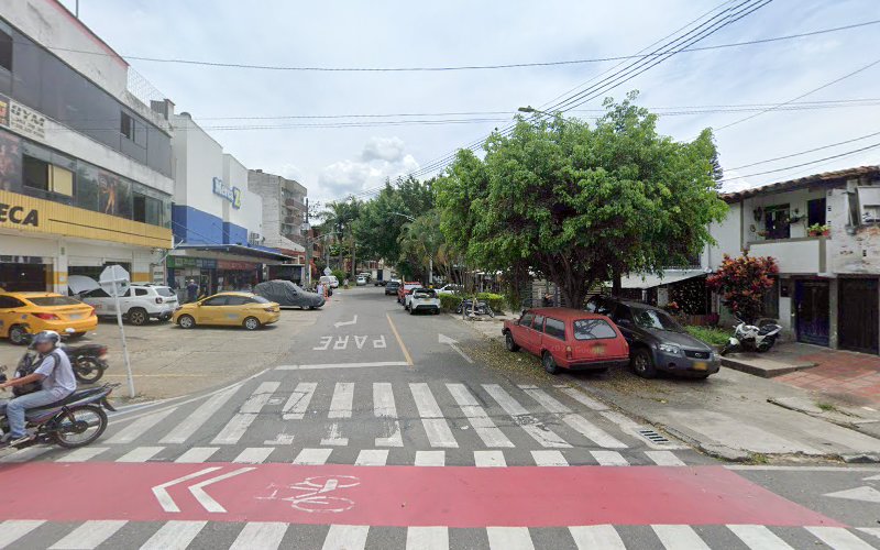 Droguería La Shekina No 2 - Farmacia en Medellín