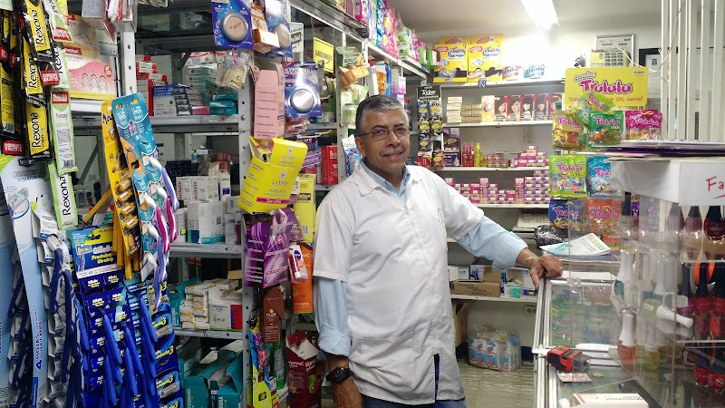 Droguería Las Colinas - Farmacia en Medellín