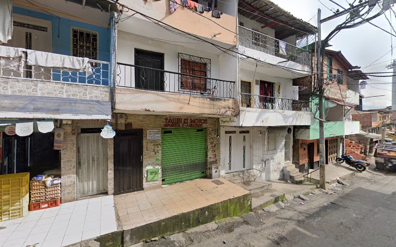 Droguería Los Balsos - Farmacia en Medellín