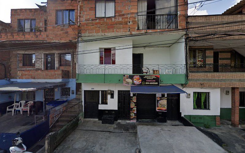 Droguería Max descuentos la 96 - Farmacia en Medellín