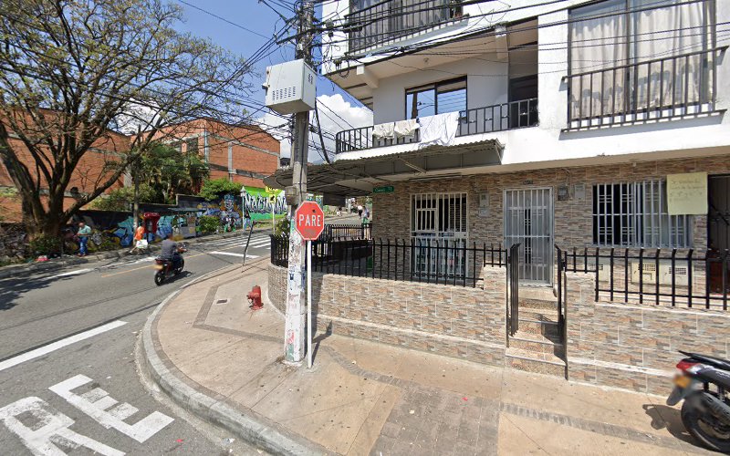 Drogueria Maxcalidad - Farmacia en Medellín