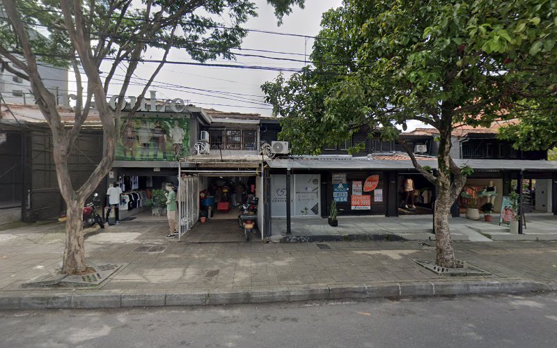 Droguería Plus - Farmacia en Medellín