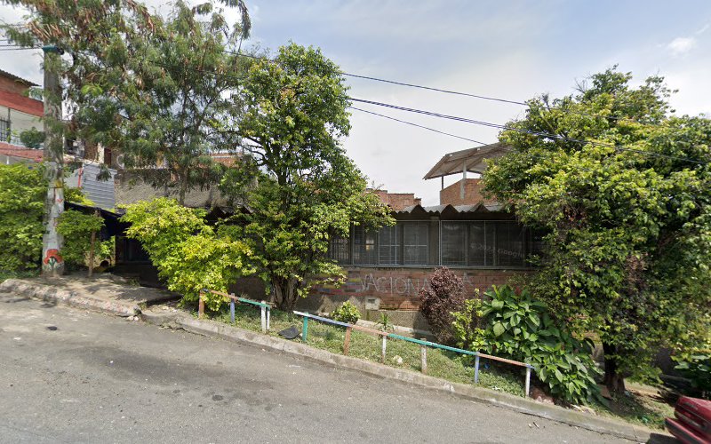 Droguería Primera Salud - Farmacia en Medellín