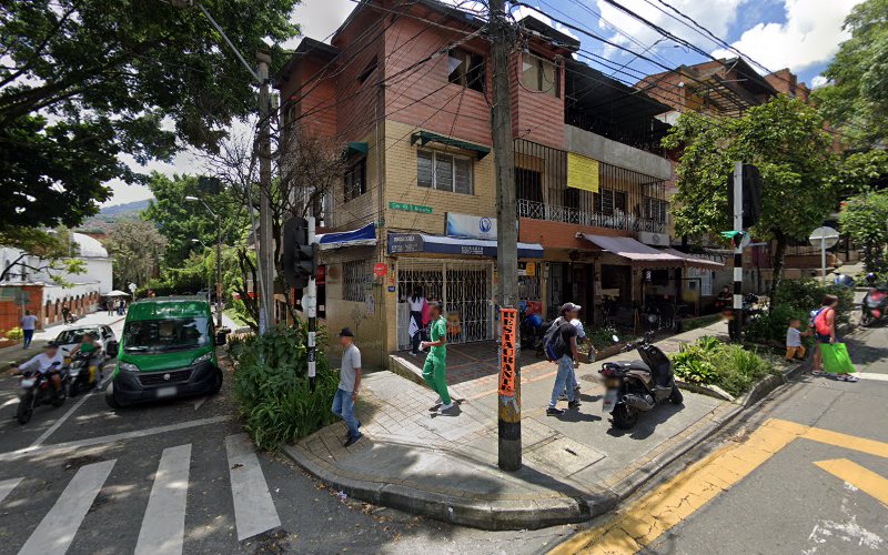 Drogueria Quayam - Farmacia en Medellín
