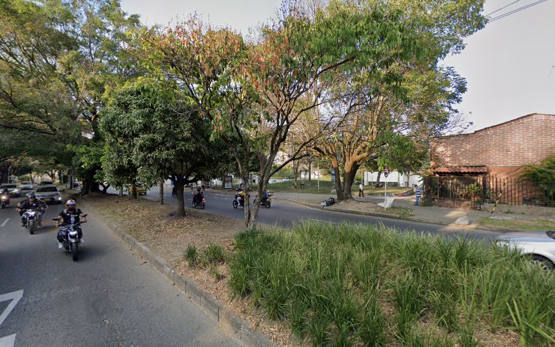 Droguería Quirón - Farmacia en Medellín