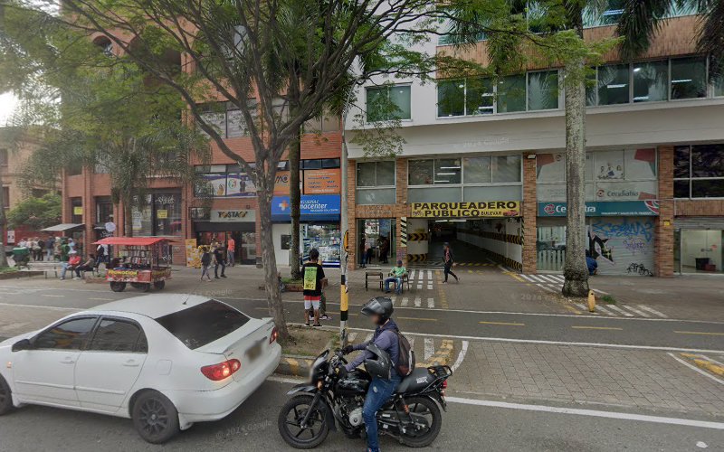 DROGUERÍA REAL CENTRO - Farmacia en Medellín