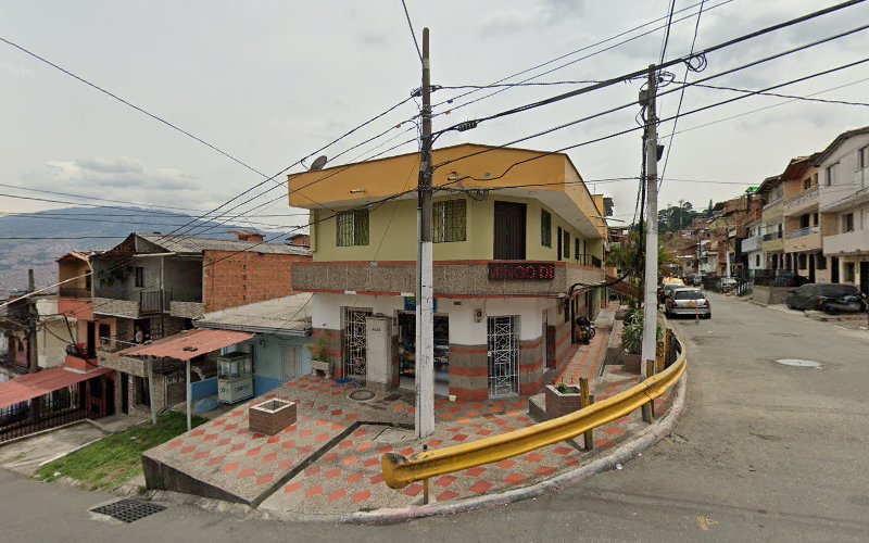 Droguería Super Salvo - Farmacia en Medellín