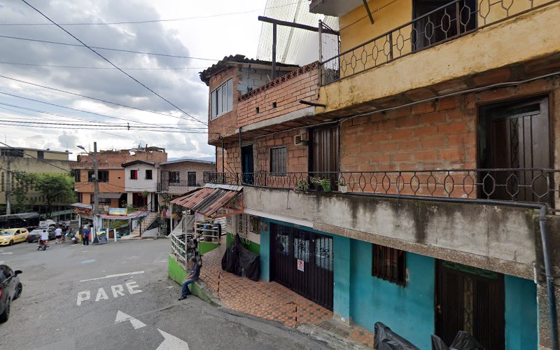 Droguería Surtimax - Farmacia en Medellín