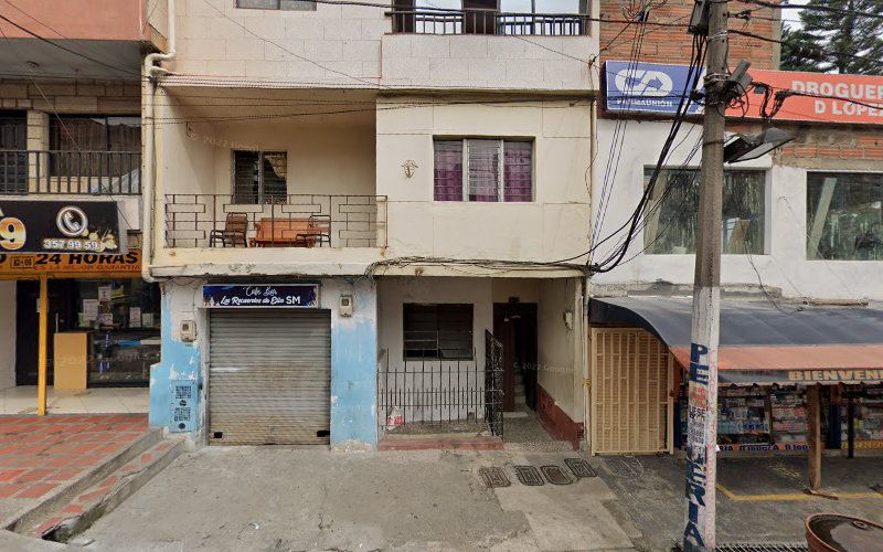 Droguería y Centro Médico D'López - Farmacia en Medellín