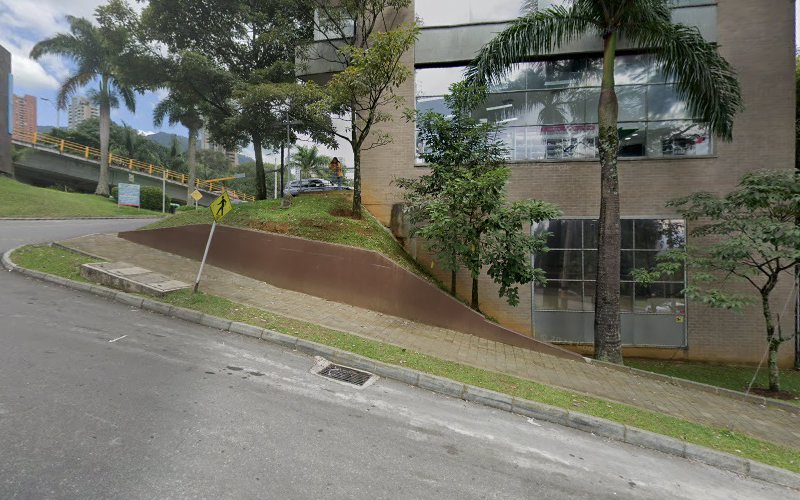 Droguerias Cruz Verde - Farmacia en Medellín